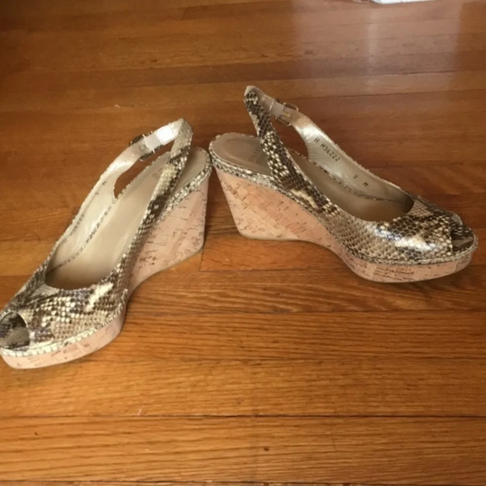 Stuart Weitzman Women's Jean‎ Pump
